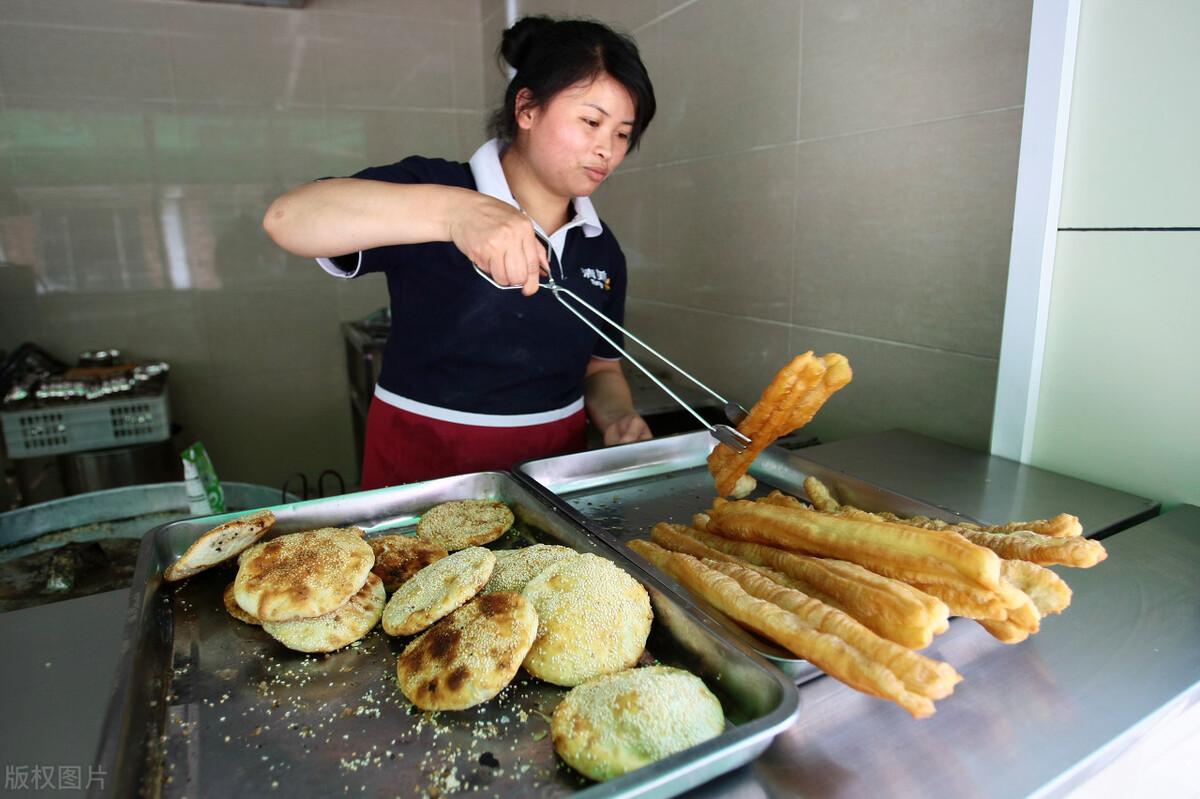 早餐卖什么简单又赚钱又快（南京大姐开早餐店套路值得借鉴）